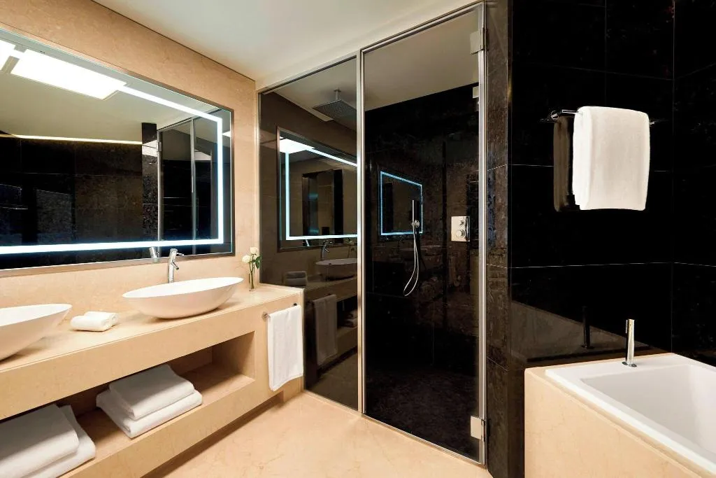 Room, Excelsior Hotel Gallia, a Luxury Collection Hotel, Milan