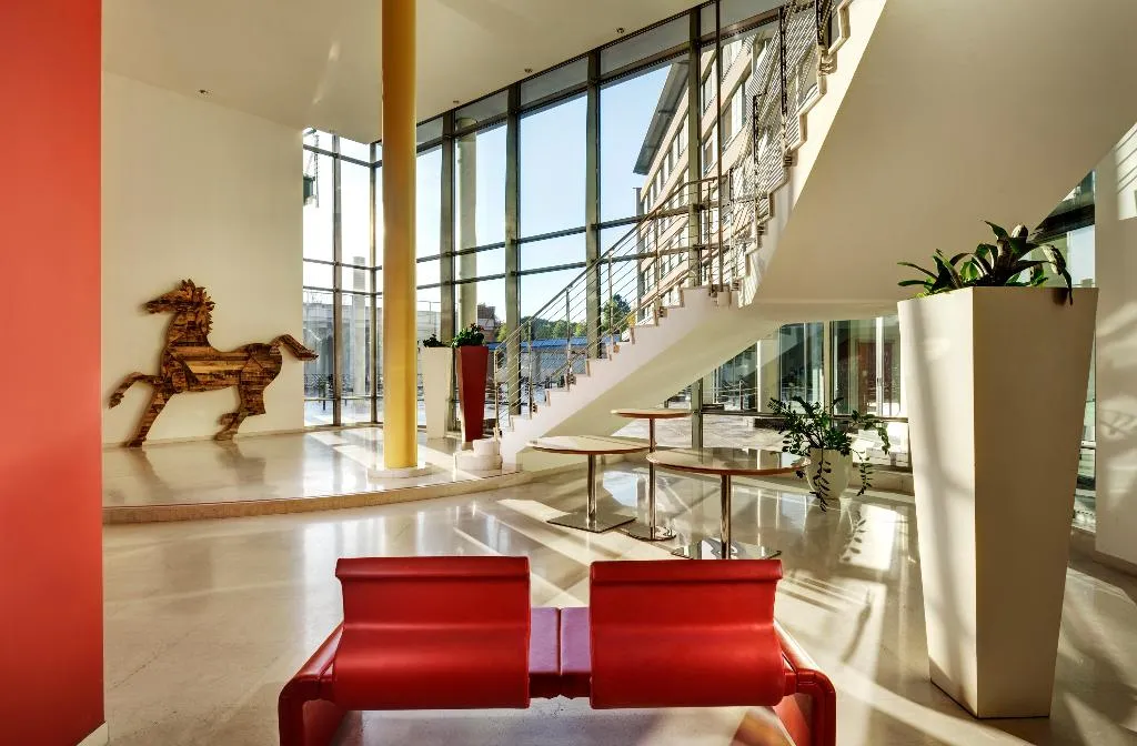 Lobby, Unahotels Varese, Milan