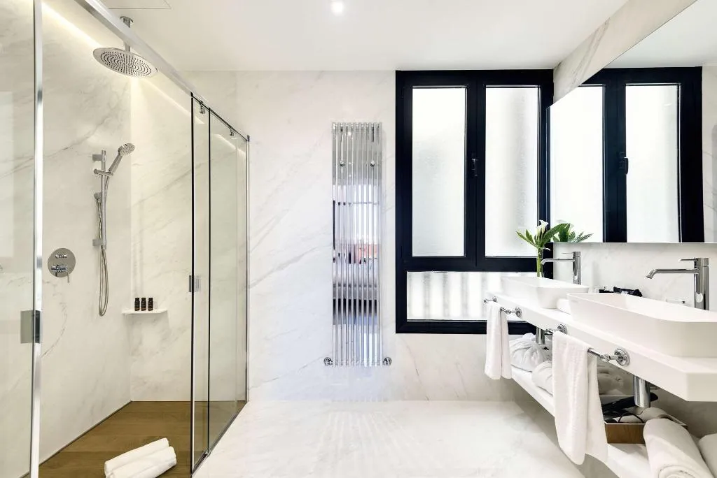 SUITE WITH JACUZZI Room, H10 Villa de la Reina, Madrid