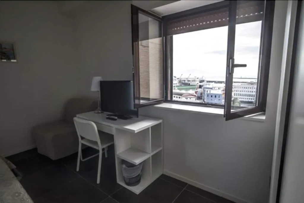Room, B&B Locanda Mediterranea, Naples
