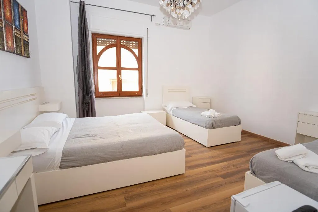 QUADRUPLE CLASSIC Room, Hotel Herculaneum, Naples