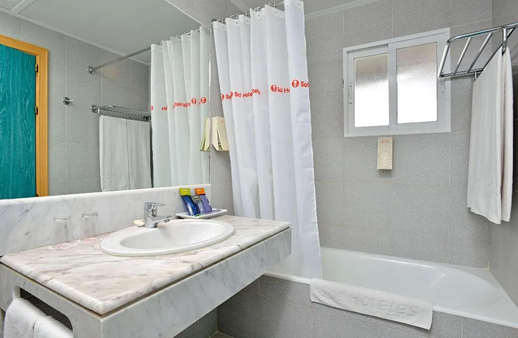 DOUBLE STANDARD Room, Sol Milanos Pinguinos, Menorca