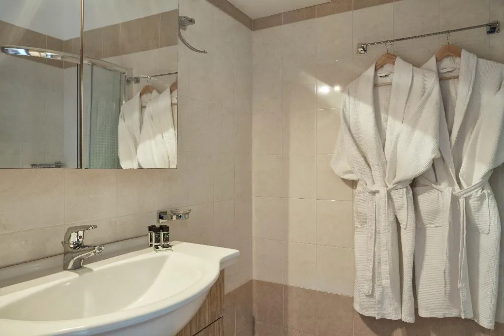 APARTMENT SEA VIEW THREE BEDROOMS Room, Skiathos  Living by GHH, Skiathos