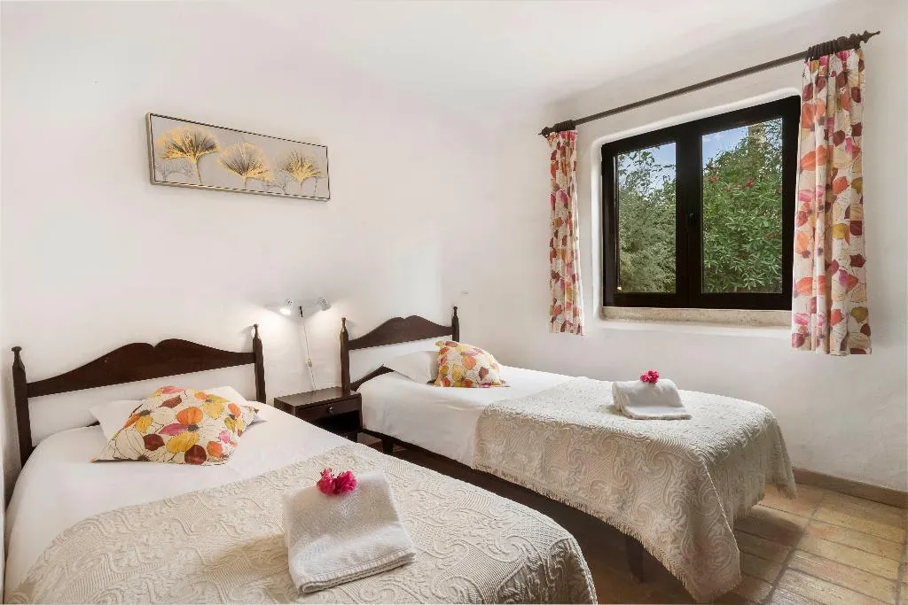 VILLA THREE BEDROOMS Room, Quinta do Paraiso, Algarve