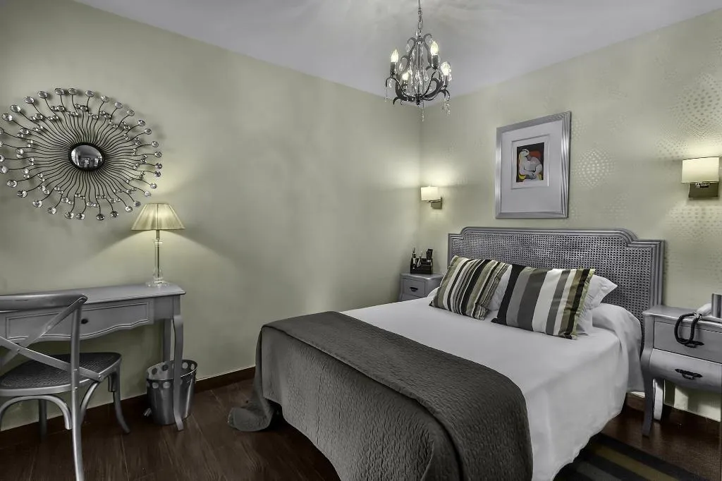 Room, El Rey Moro, Seville
