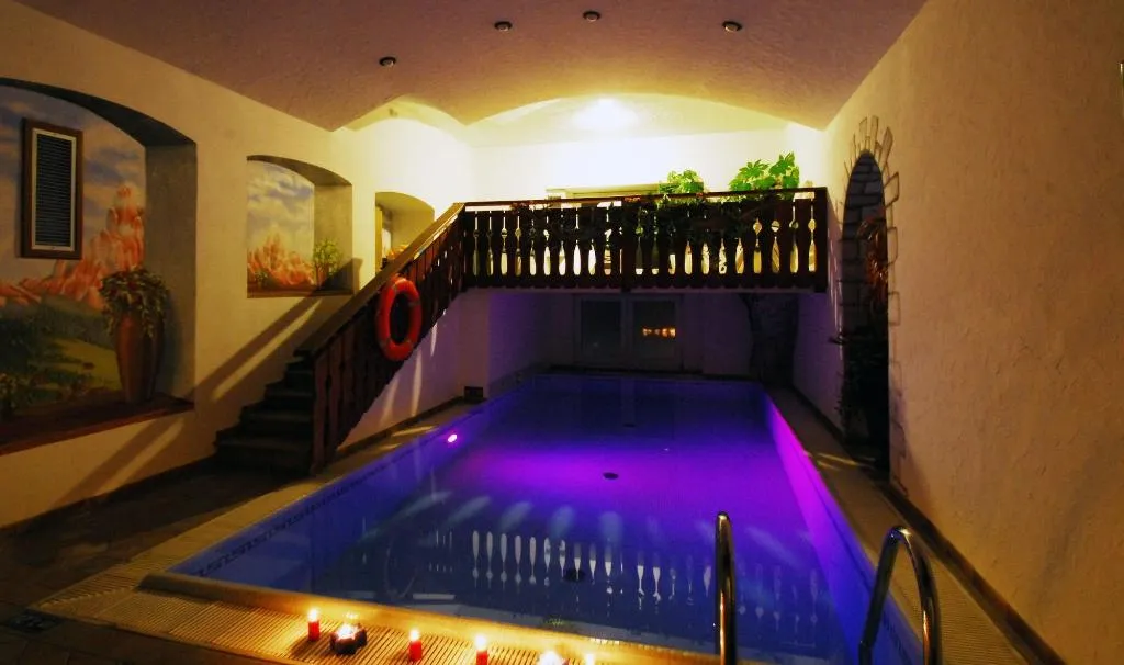 Sports and Entertainment, Grand Hotel Des Alpes, Venice