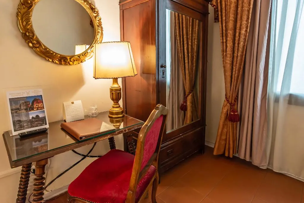 SINGLE STANDARD Room, Machiavelli Palace, Florence