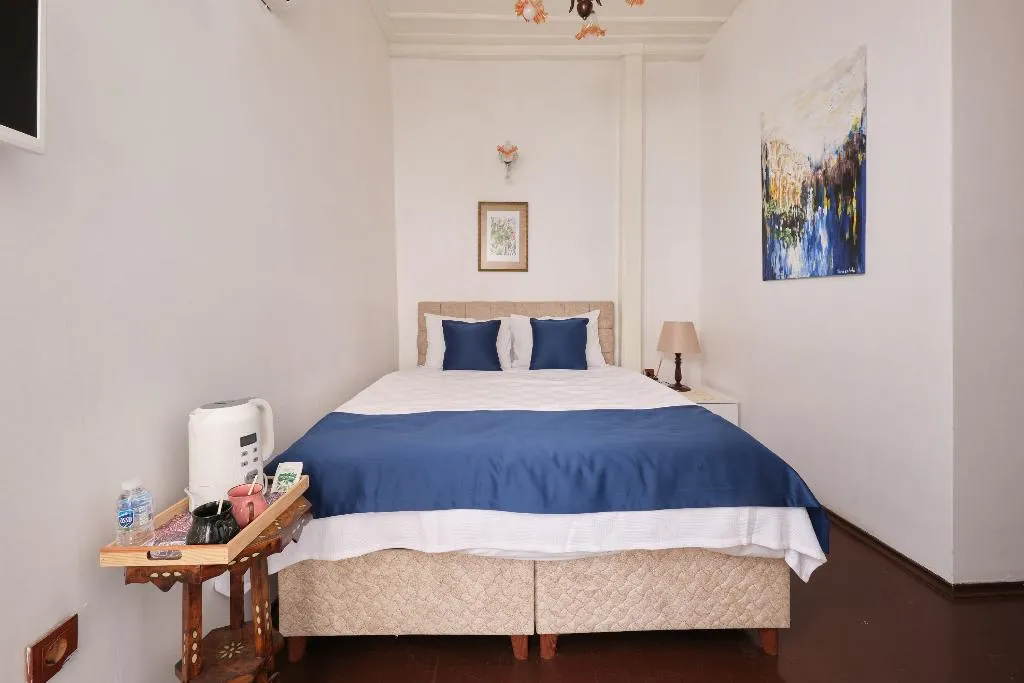 Room TWO BEDROOMS ONE BATHROOM Room, Papazin Konagi, Izmir