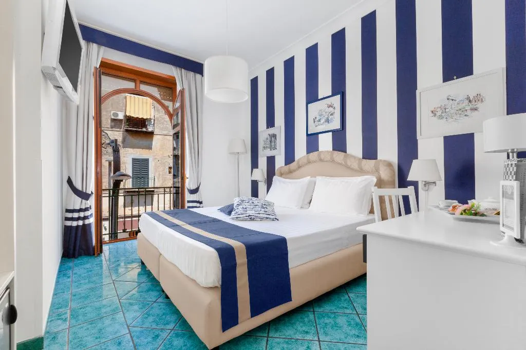DOUBLE SUPERIOR Room, Hotel Herculaneum, Naples