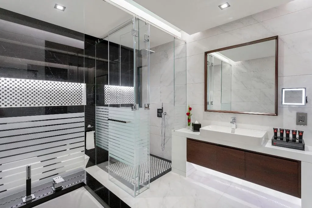 JUNIOR SUITE STANDARD Room, Renaissance Business Bay Hotel, Dubai, Dubai