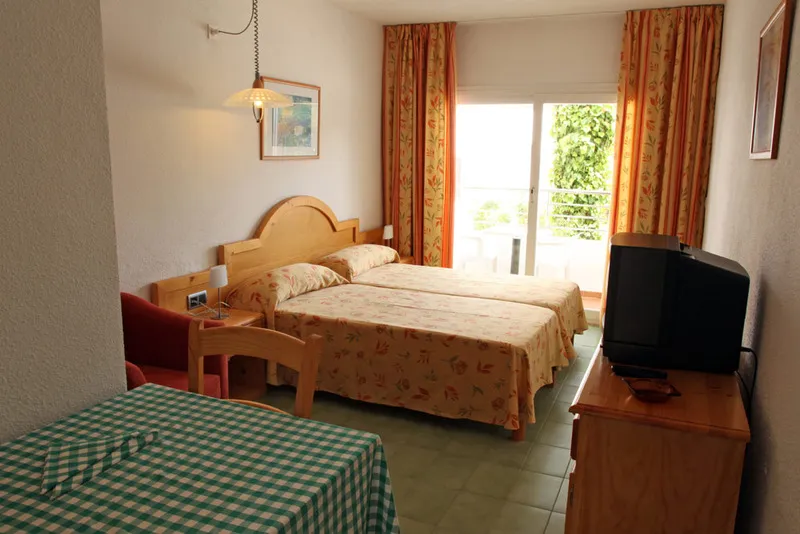 STUDIO STANDARD Room, Costamar II Estudios, Ibiza