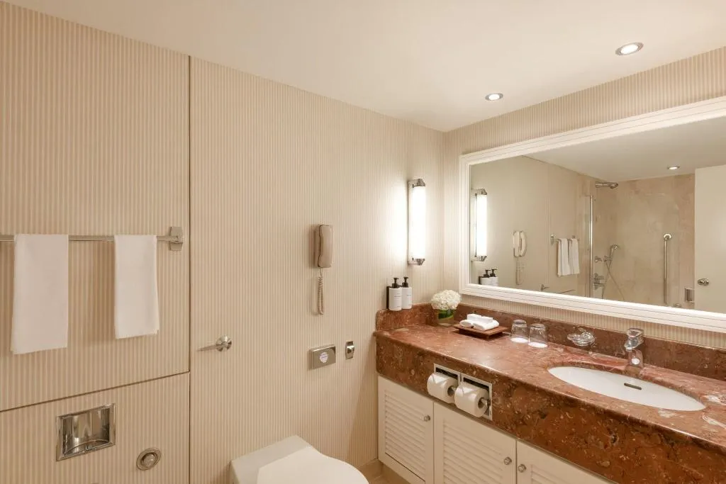 JUNIOR SUITE CLUB WITH VIEWS Room, Athenaeum InterContinental Athens, Athens