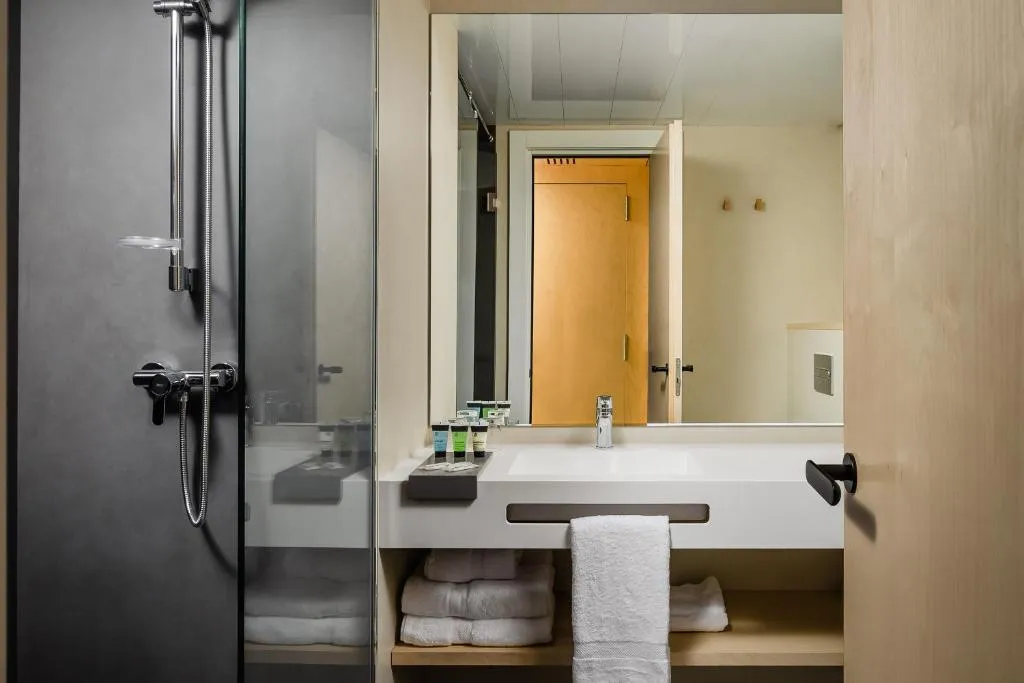 TWIN SUPERIOR Room, Raval House, Barcelona