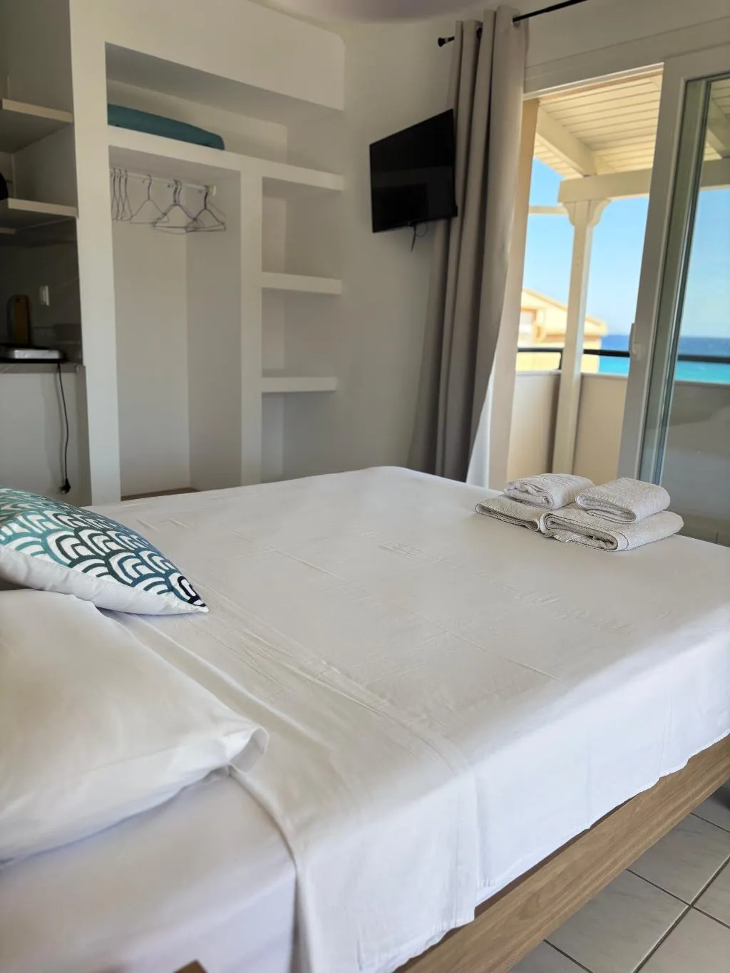 STUDIO DELUXE WITH AIR CONDITIONING Room, Vaso Alykanas Studios, Zante