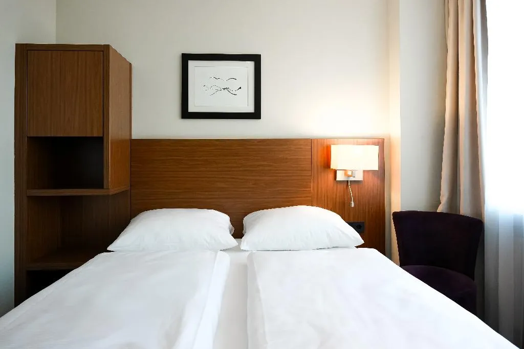 SINGLE STANDARD Room, Sylter Hof Berlin, Berlin