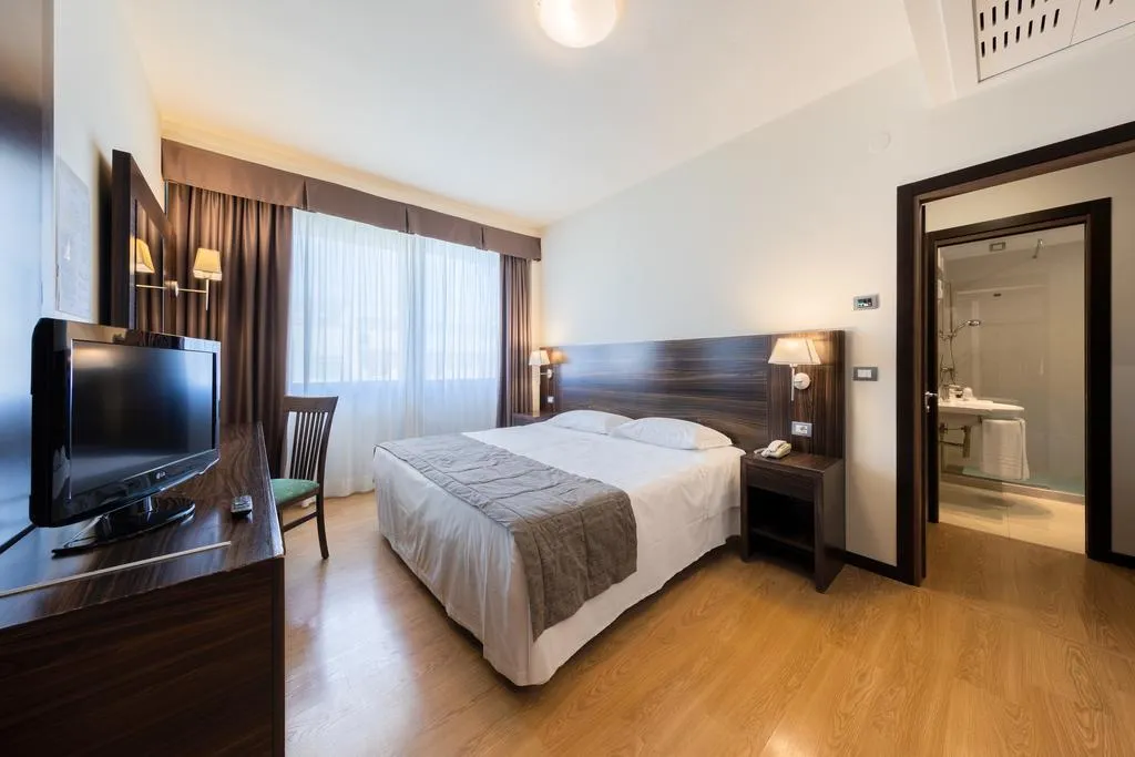 Double or Twin SUPERIOR Room, Hotel Delfino, Venice