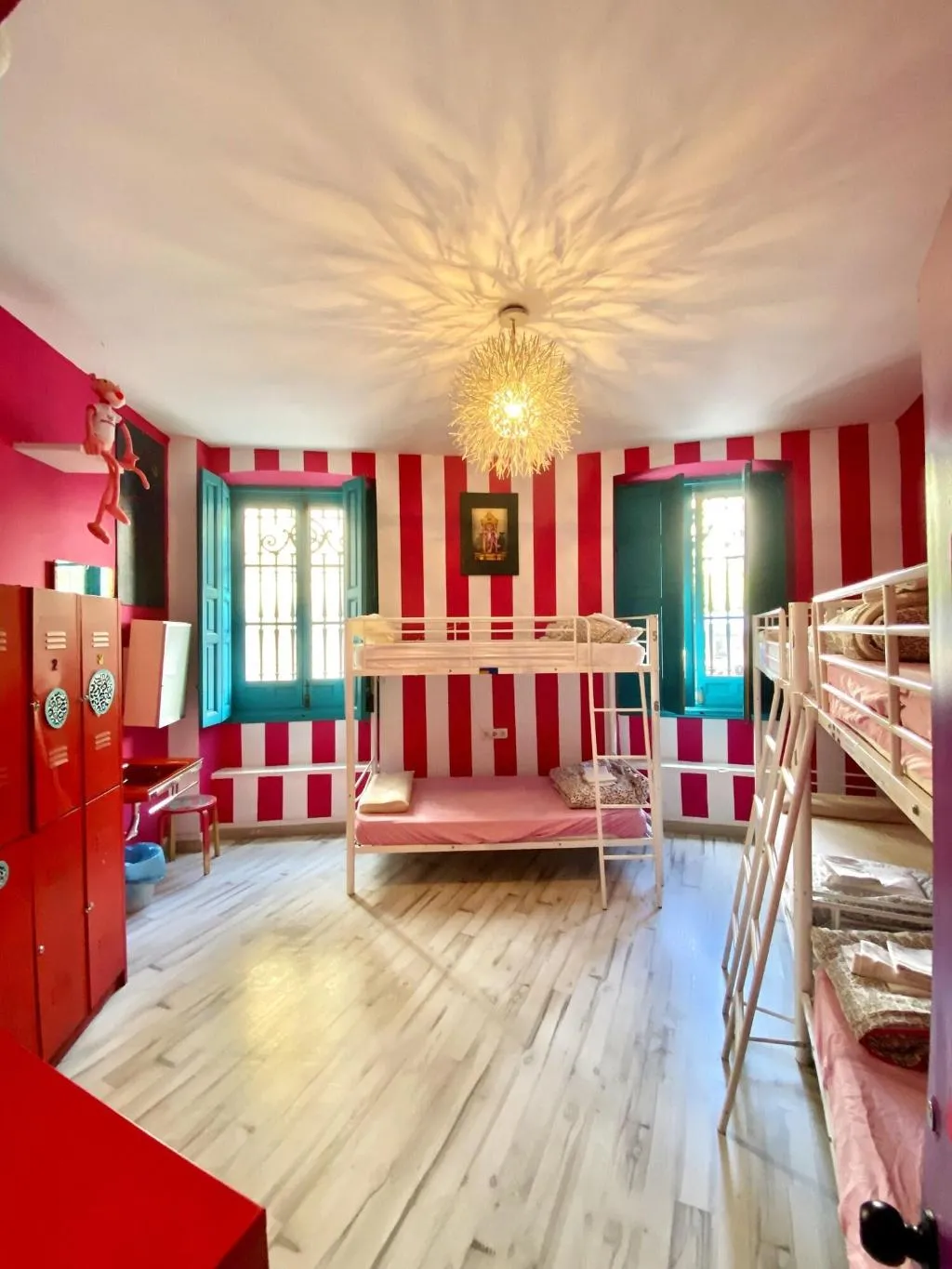 Room, Sevilla Kitsch Hostel Art, Seville