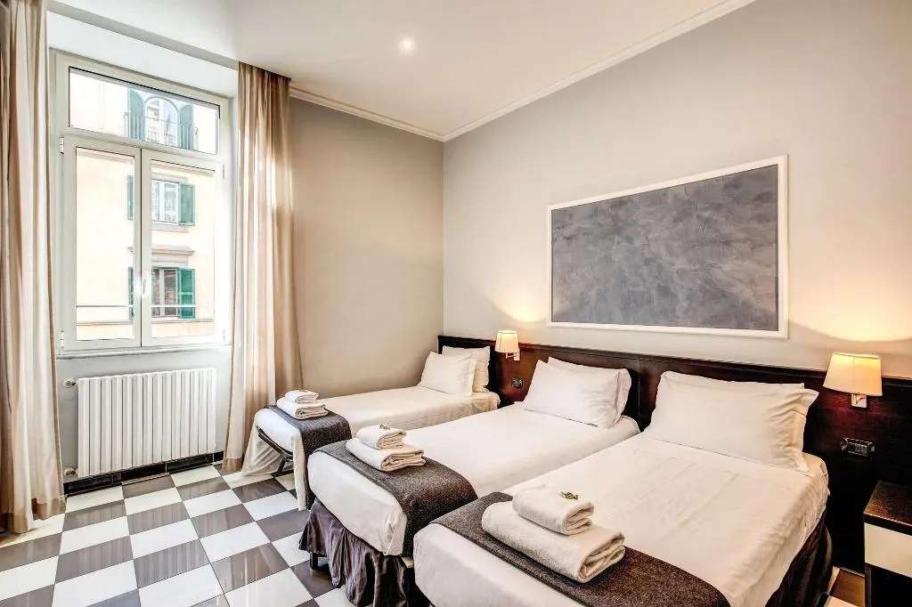 Room, Roma Da Noi, Naples