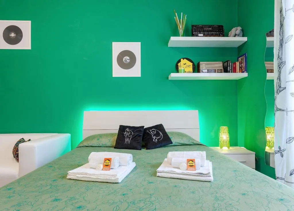 Room, Music Guesthouse Bed And Breakfast, Naples