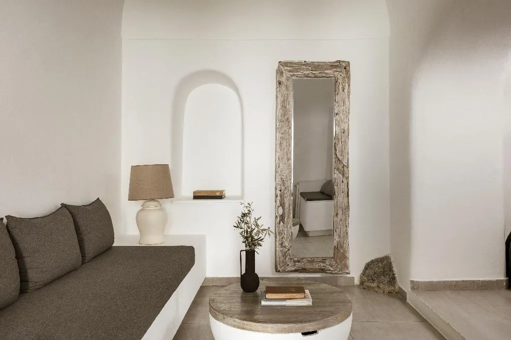 SUITE PARTIAL OCEAN VIEW ONE BEDROOM Room, Aqua Luxury Suites, Santorini
