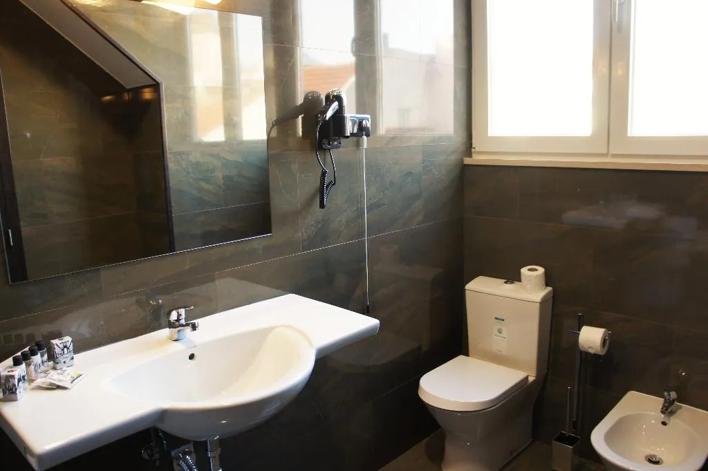 Double or Twin STANDARD Room, Bairro Alto Suites, Lisbon