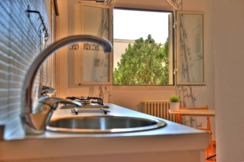 Room, Scilla e Cariddi Bed&Breakfast, Catania