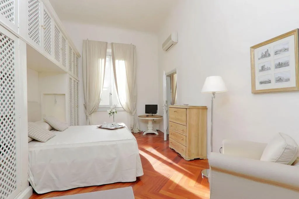 Room, Cerretani 4 Duomo Guesthouse - My Extra Home, Florence