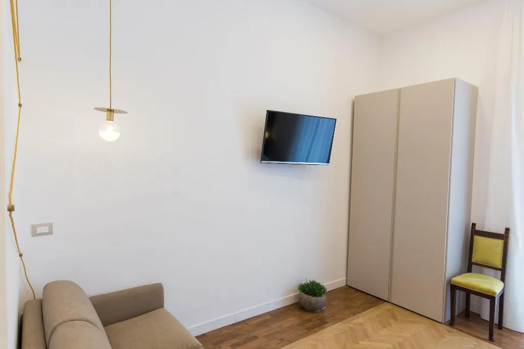 Room, Savoy Riviera, Naples
