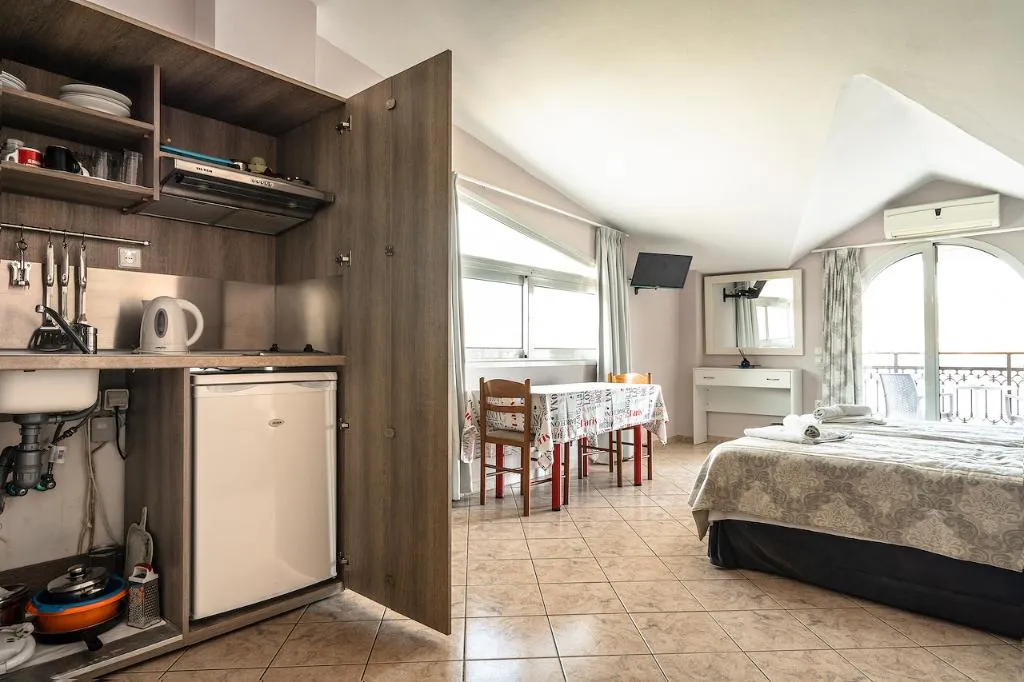 TRIPLE TWO BEDS Room, Zoi Lixouri, Kefallinia