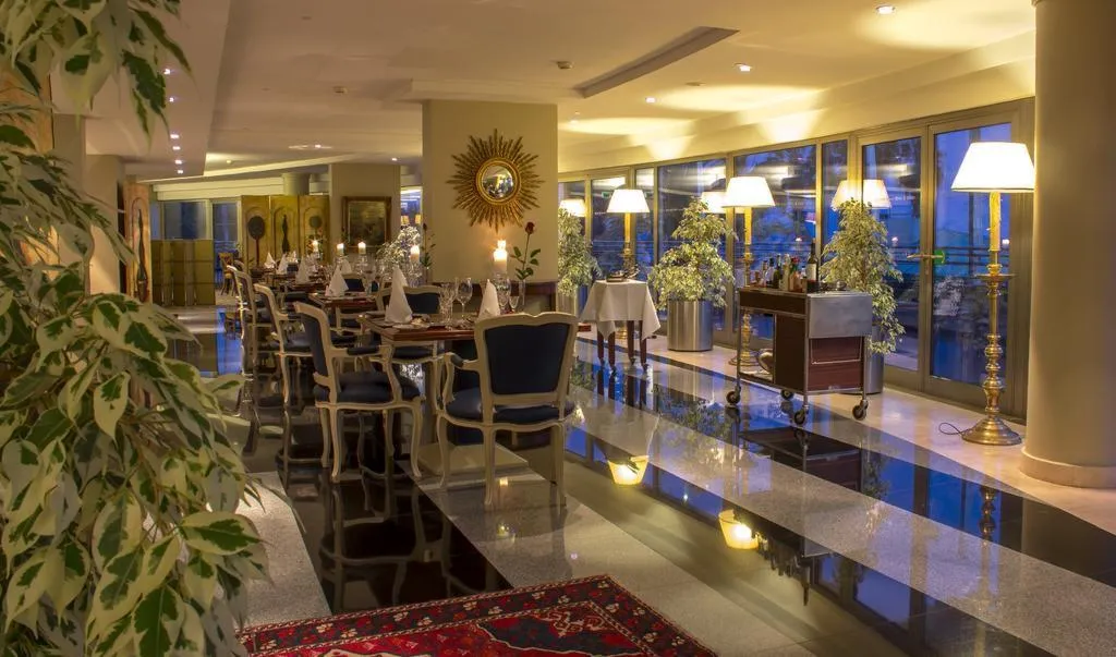 Restaurant, Royal Savoy Madeira, Madeira
