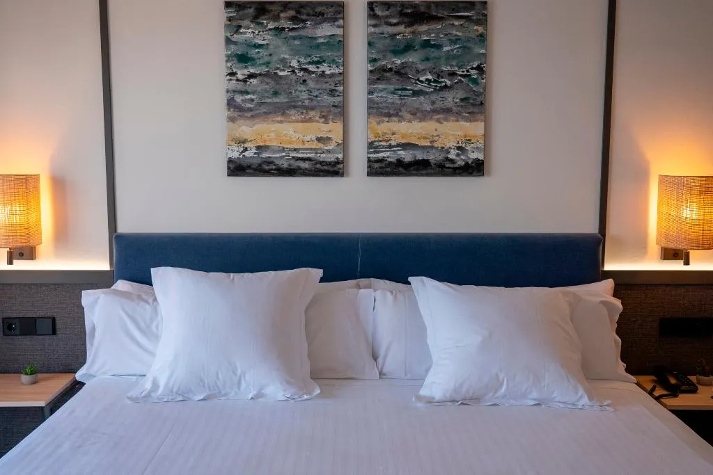 DOUBLE DELUXE SEA VIEW Room, URH Sitges Playa, Costa Brava