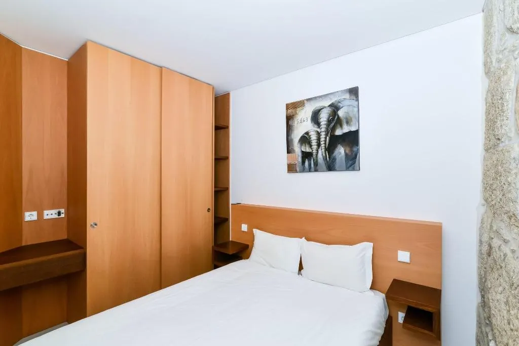 Room, Reis De Gaia, Porto