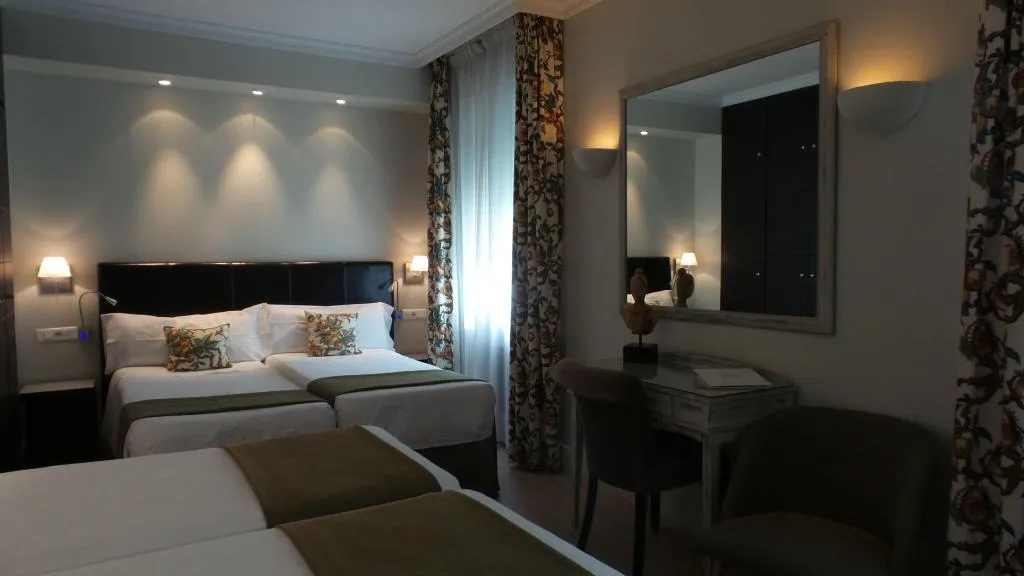 Room, Hotel Moderno, Madrid