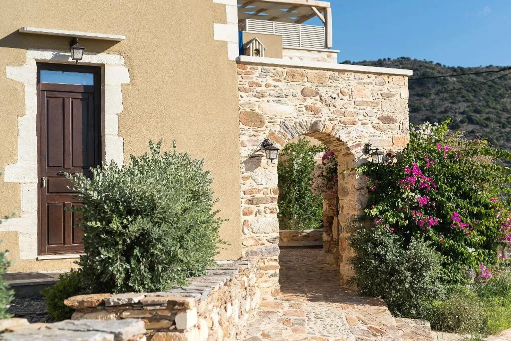 SUITE WITH JACUZZI Room, Lameriana Secret Village, Crete