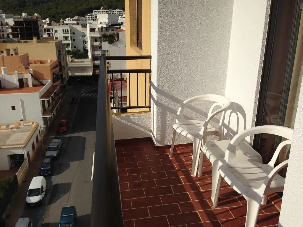 Room, Orosol, Ibiza