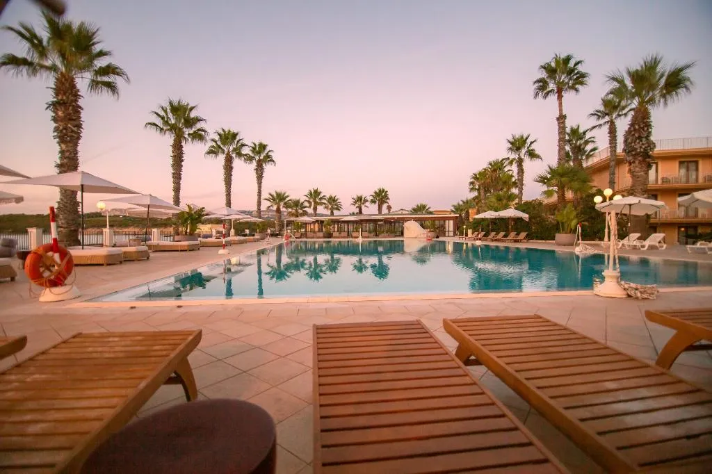 Pool, Dioscuri Bay Palace, Catania