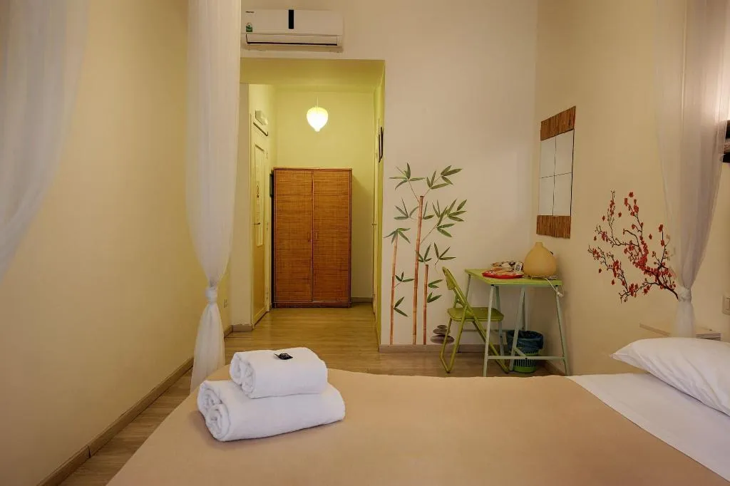Room, Jet Lag, Naples