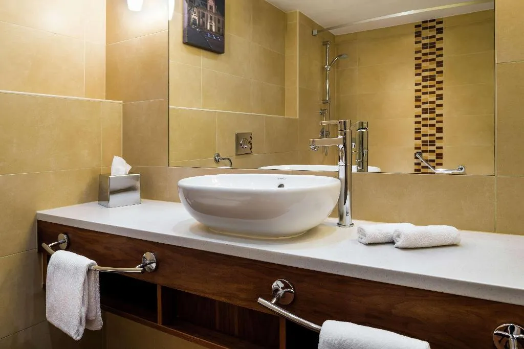 DOUBLE KING SIZE BED Room, Hilton Garden Inn Krakow, Krakow