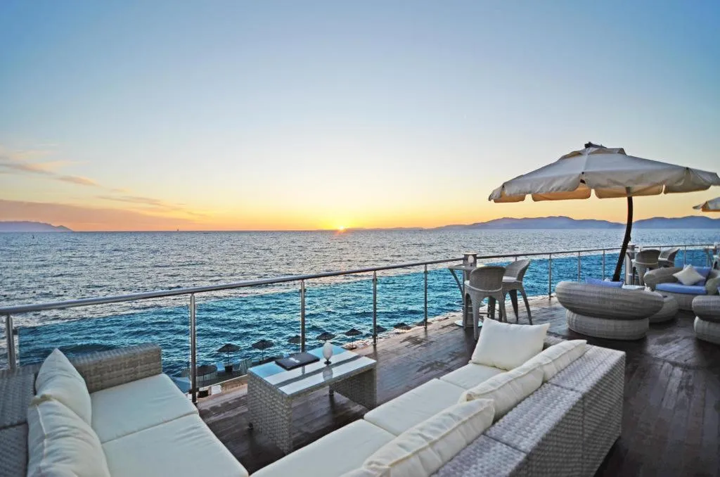 Terrace, Charisma De Luxe Hotel, Izmir
