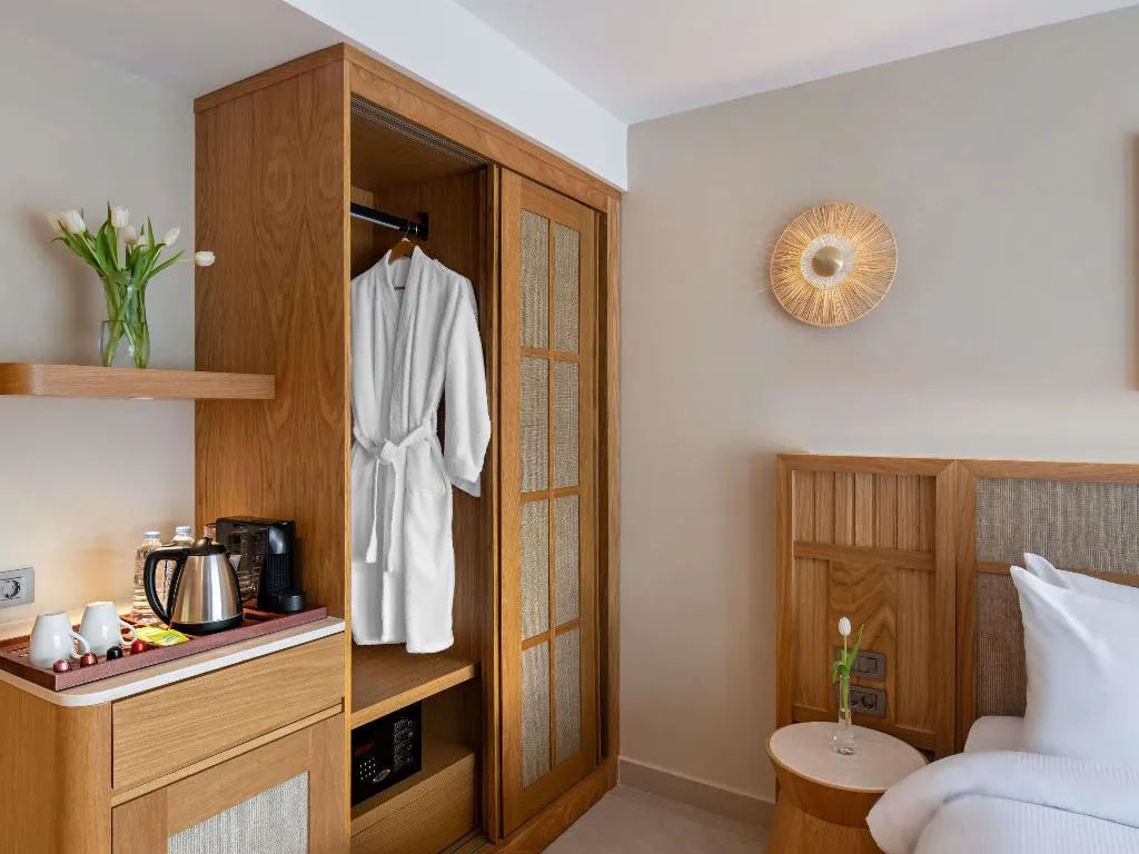 SUITE DELUXE GARDEN VIEW Room, Rixos Premium Tekirova L.O.L ThemePark Free Access, Antalya