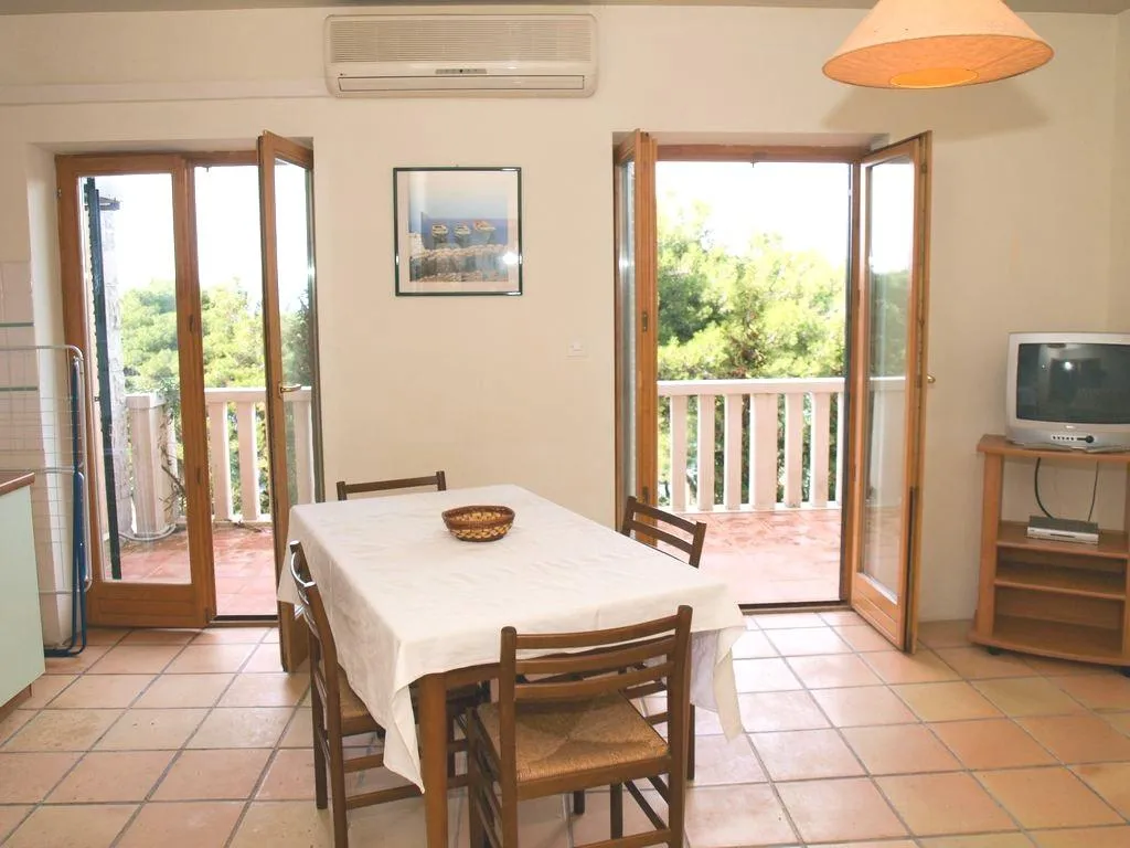 APARTMENT CAPACITY 4 Room, Santic, Split