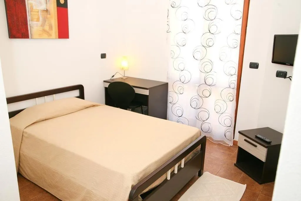 Room, Villa Marogna Rooms And Breakfast, Alghero