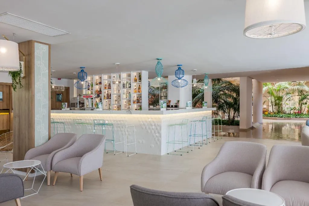 Bar, Zafiro Palmanova, Majorca