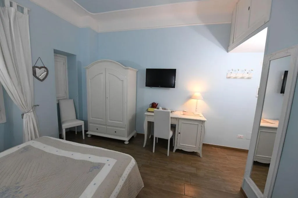 Room, Buonanotte Roma 2, Naples