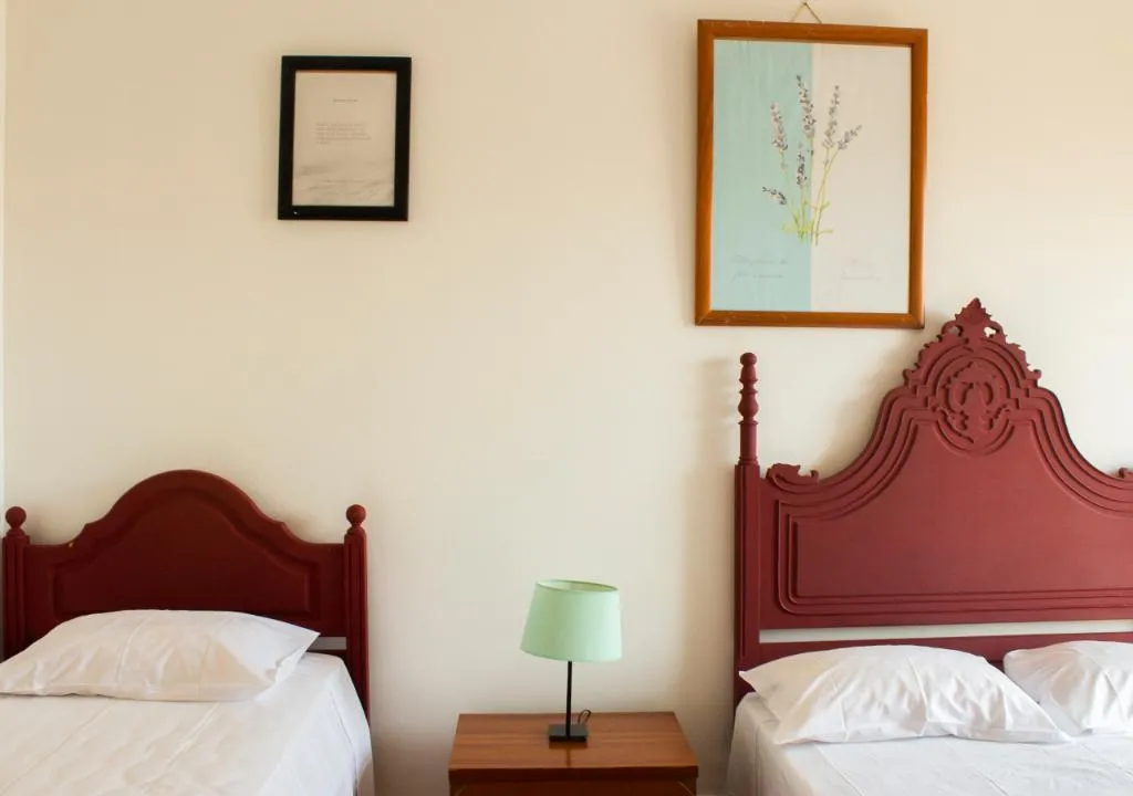 TRIPLE WITH SHARED BATHROOM Room, Well’Come! to The Backyard House, Algarve
