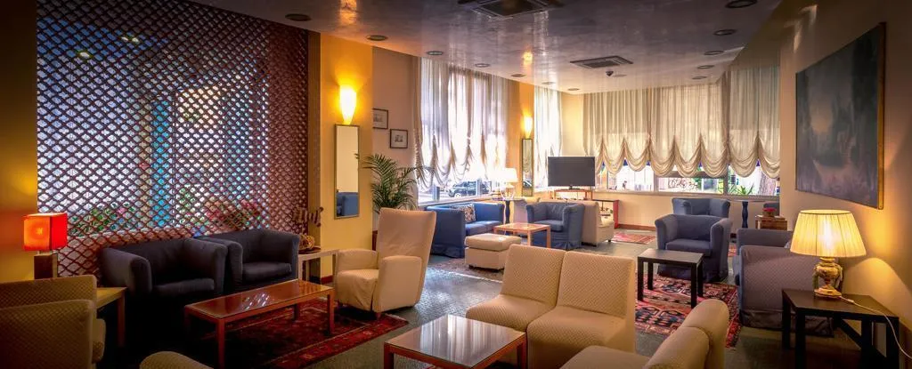 Lobby, Jet, Venice