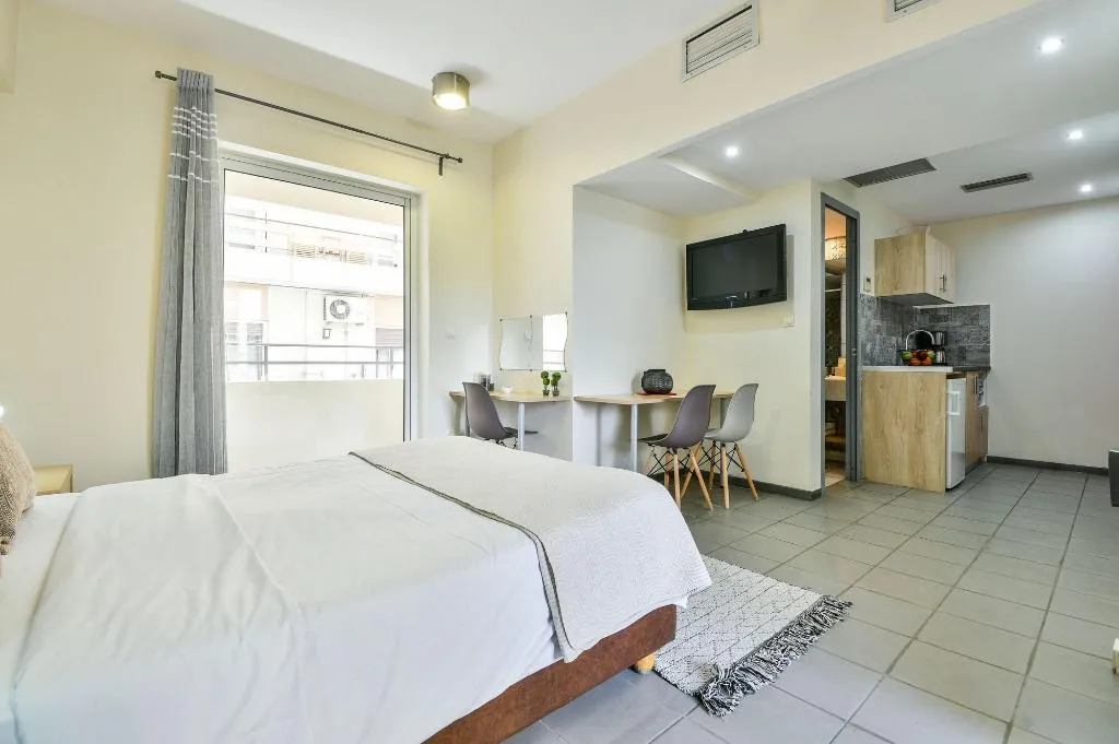 Room, Athens Way Lofts, Athens