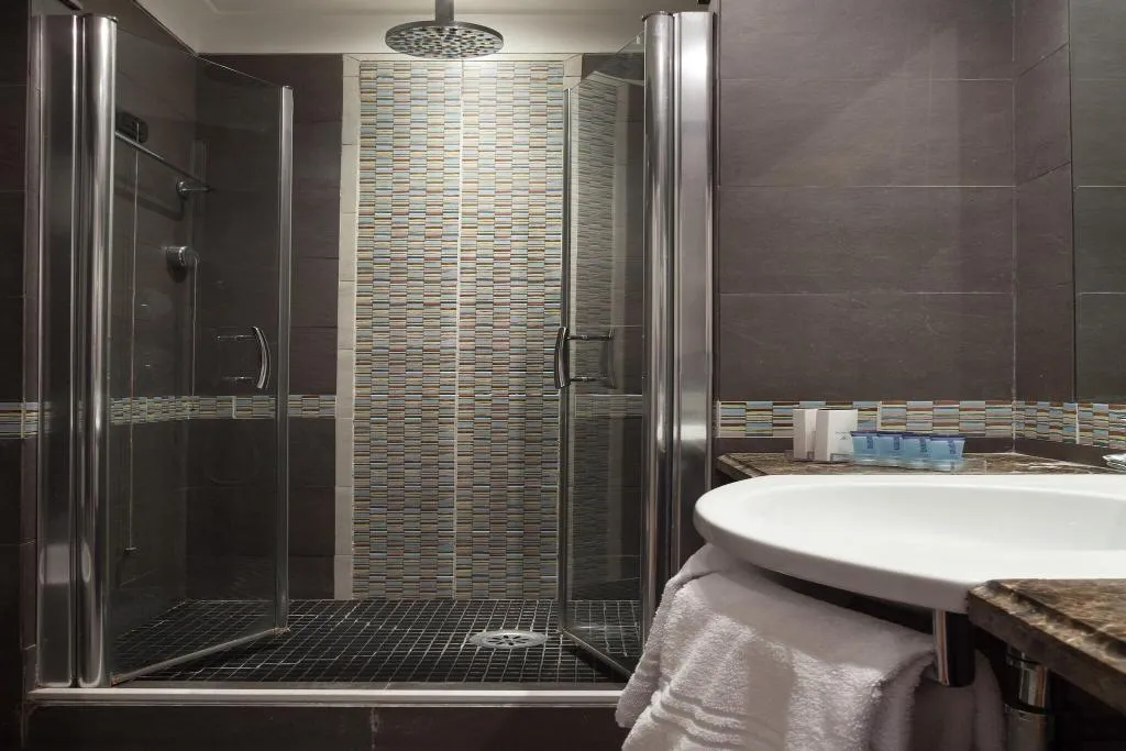 DOUBLE SUPERIOR Room, Hotel Kennedy, Rome