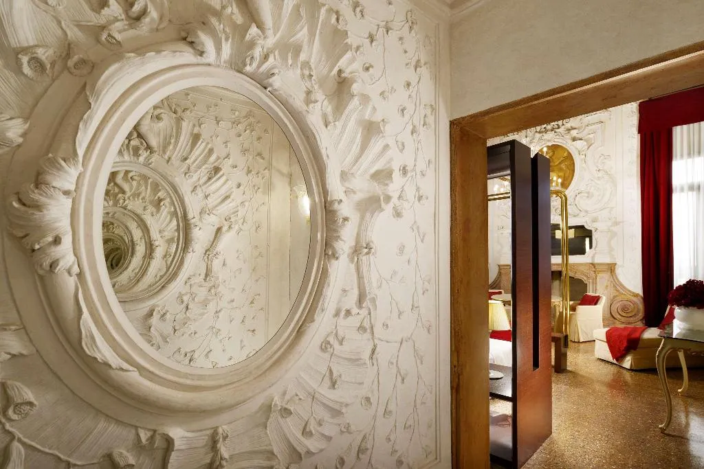 Room, Palazzo Giovanelli e Gran Canal, Venice