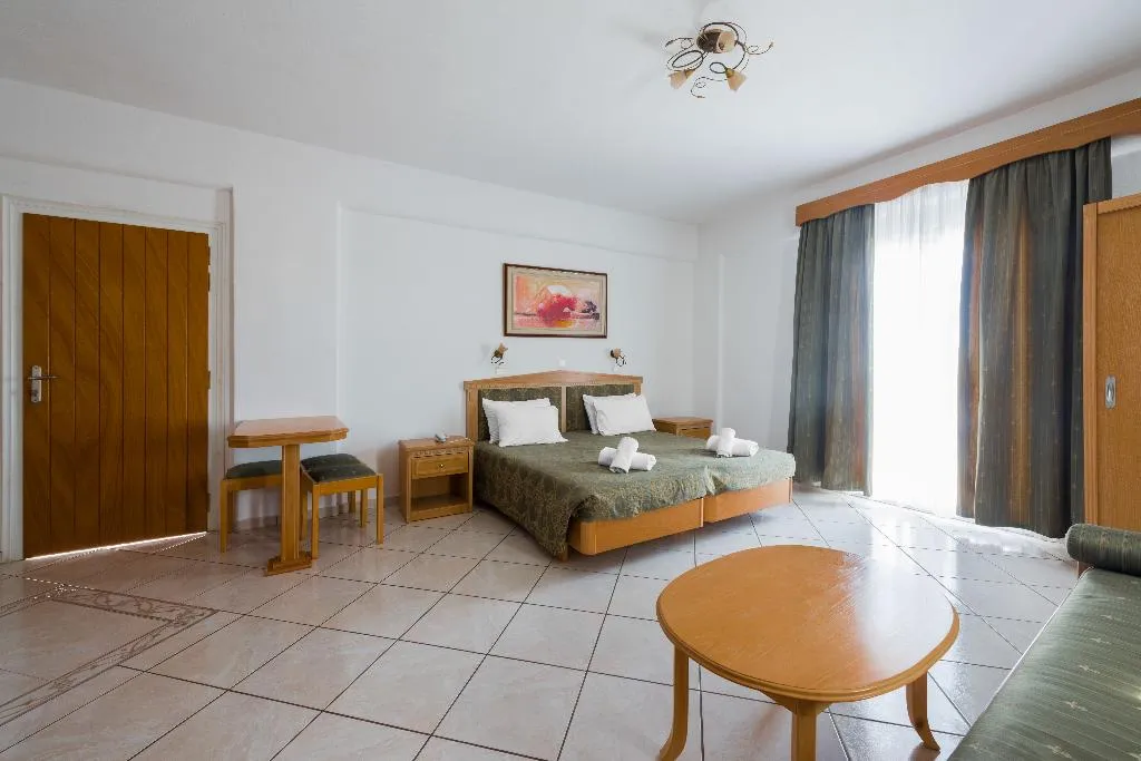 TRIPLE STANDARD Room, Giannoulaki Hotel, Mykonos